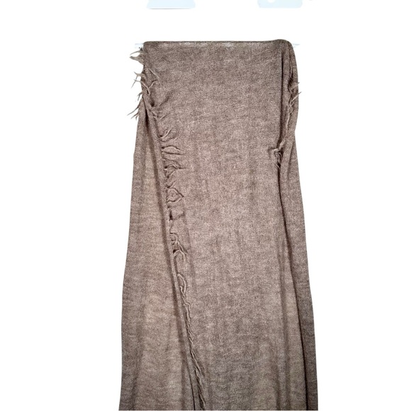 LATIERRA Sierra Hand-brushed Baby Alpaca Scarf in taupe - Picture 4 of 8